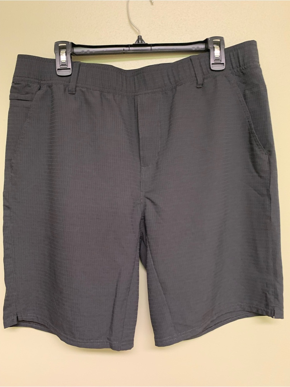 Men's Flat-Front Gray Everyday Stretch Shorts